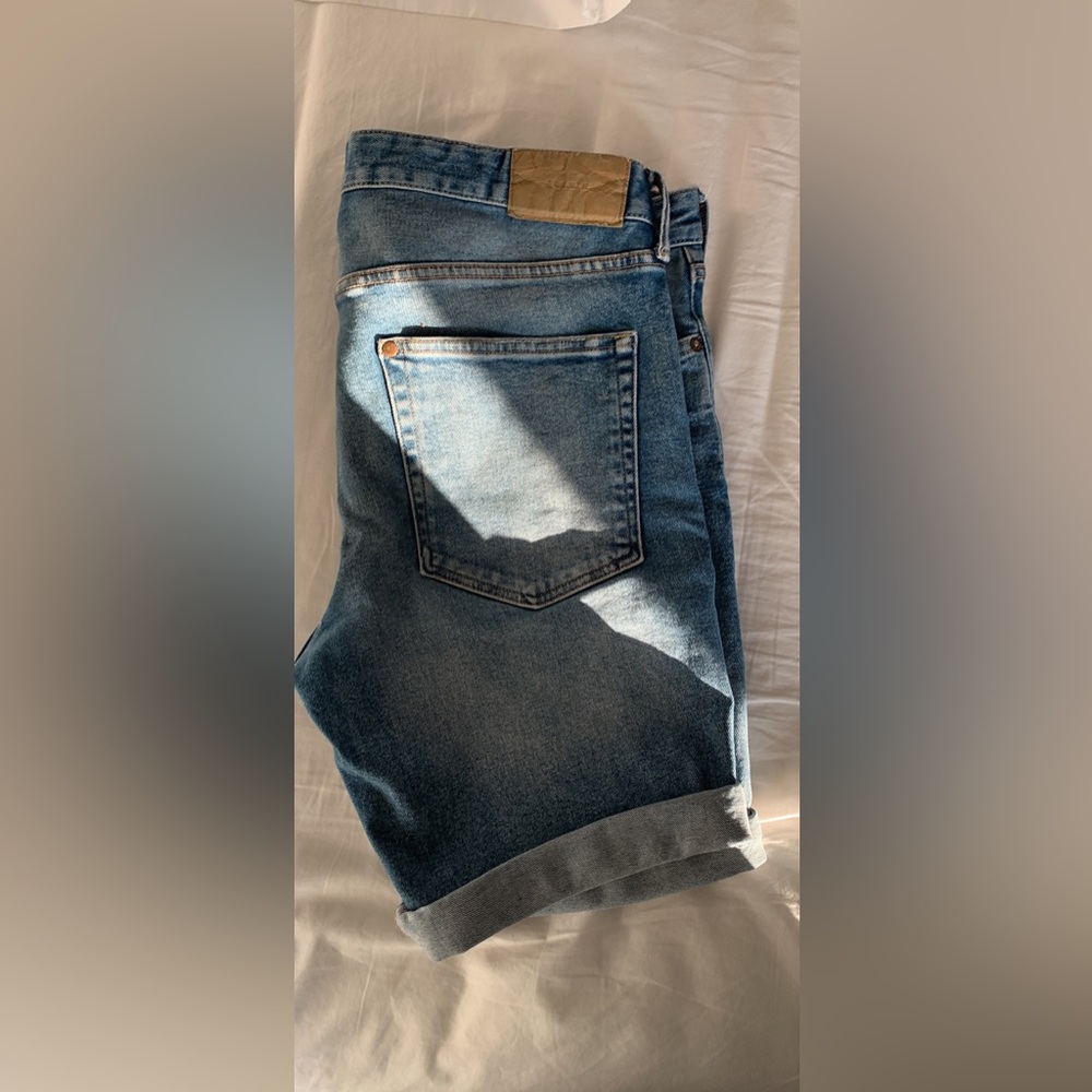 H&m men’s denim shorts, size 36 slim fit